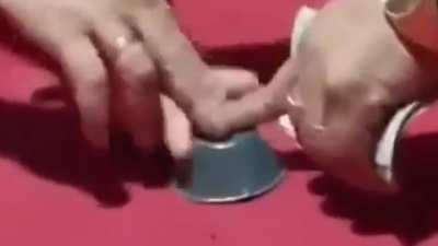 Reveal of Indexfinger trick. Slow-mo and zoomed in