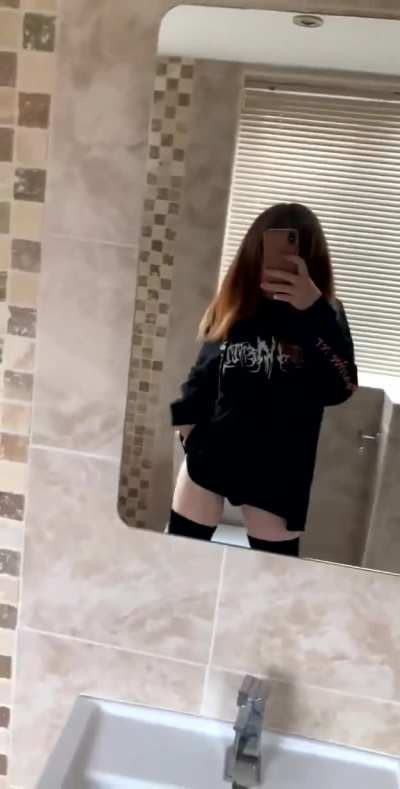 anyone want a trap goth gf?