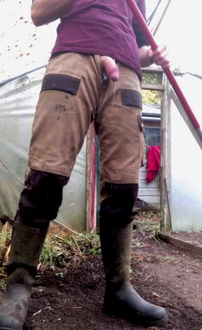 Today on gardening world, how to use pre cum to fertilise your soil! 👨&zwj;🌾