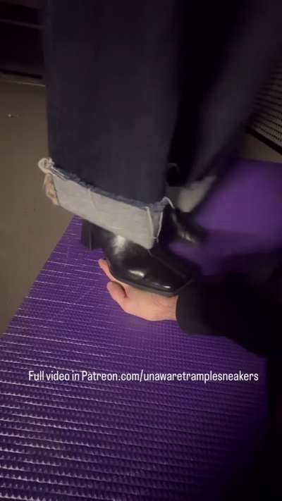 Trample hand heels
