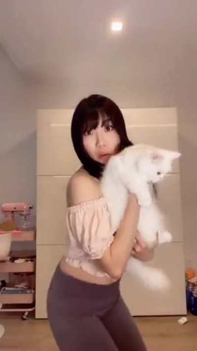 AriaSaki Is Killing Me With This Tiktok Of Hers 😩