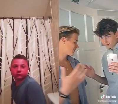 JayBeebs walked in on me shittin...