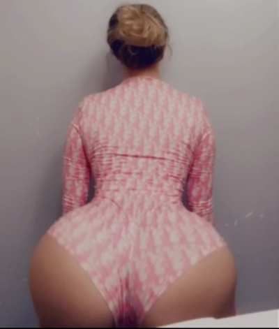 whole lotta ass