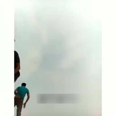 Guy in India raps then gets swarmed by bees (their fine)