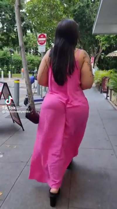 amazing dress am I right