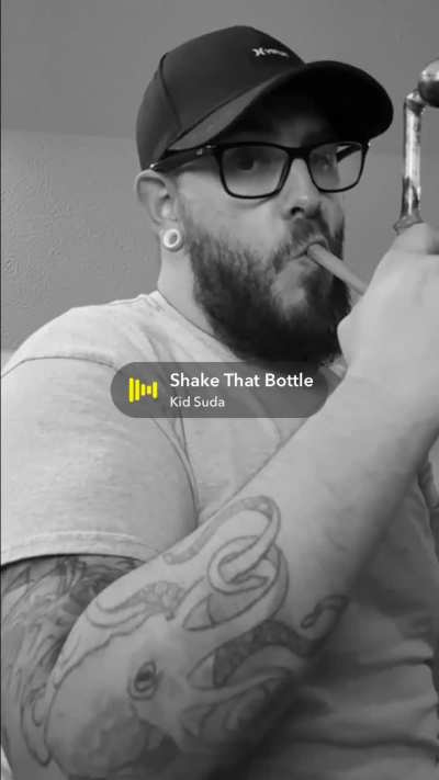 High and chatty af any ladies wanna shoot the shit ?