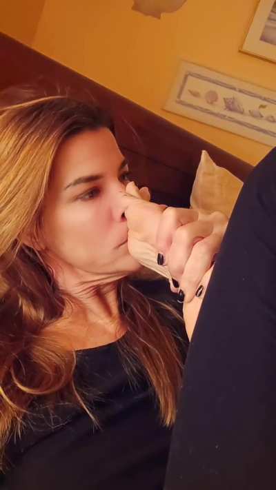 Smelly feet taste good