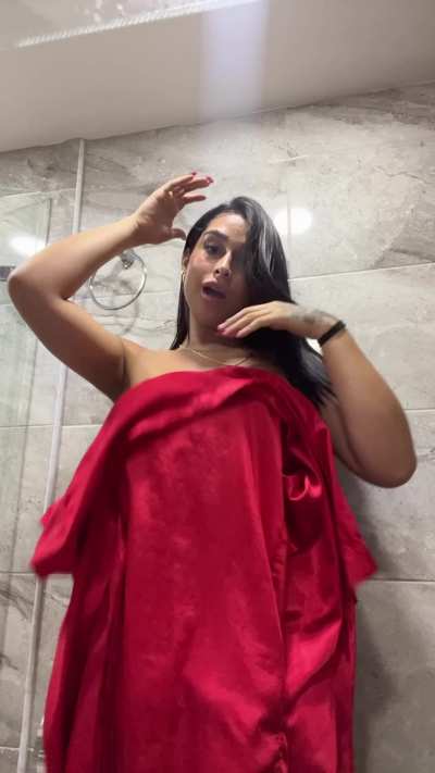 Ta colocataire te demande de lui sucer sa bite, que fais-tu&nbsp;?