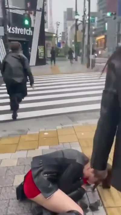 French guy punches a woman in Japan, he's currently wanted by japanese police.