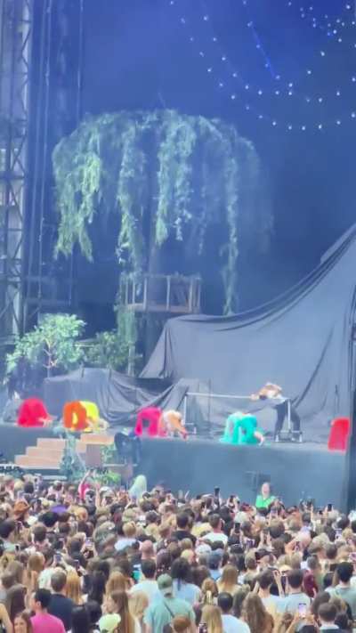 Love Is A Gun&nbsp;(Wembley 4th of July)