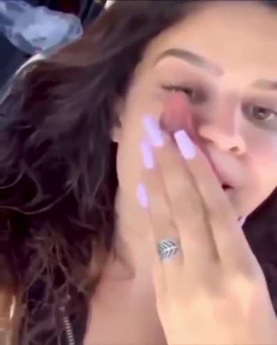 This woman got crazy long tongue she can lick her own eyeballs