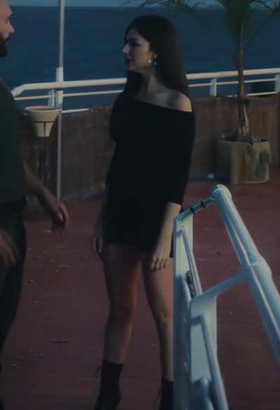 So curvy in "The burning body"