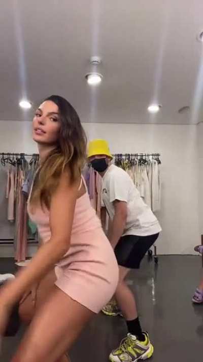 Isis Valverde