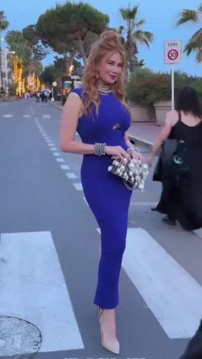 Uff....Dieses Kleid &eth;&yen;&micro;