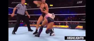 Alexa Bliss Selling