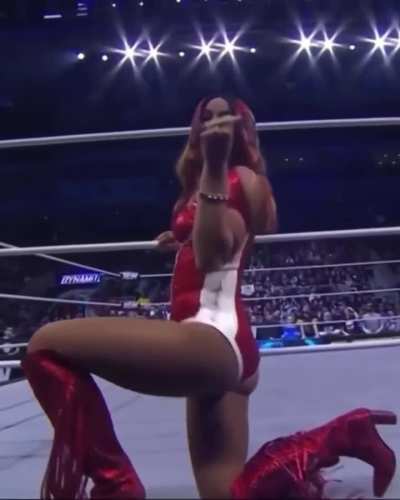 Mercedes Moné 🍑