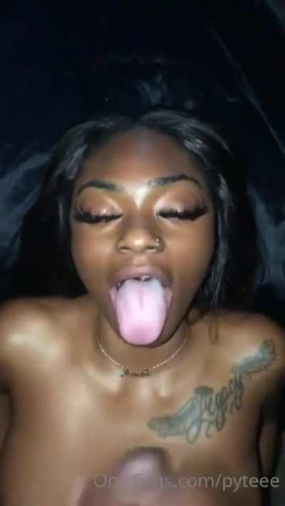 Go to comment and click link for over 500 full sextapes and models folders