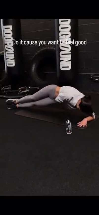 Happy Saturday!! yesterday’s story, core and glutes 🍑