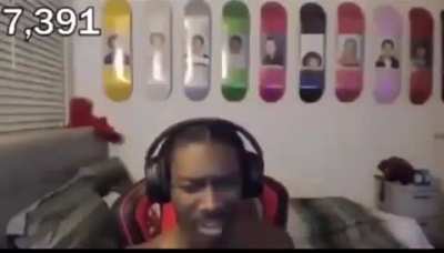 When i see &ldquo;YB is better&rdquo; in niggas Twitter reply section 🤨