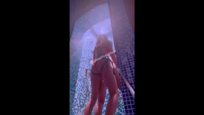 Hot pegging in the shower