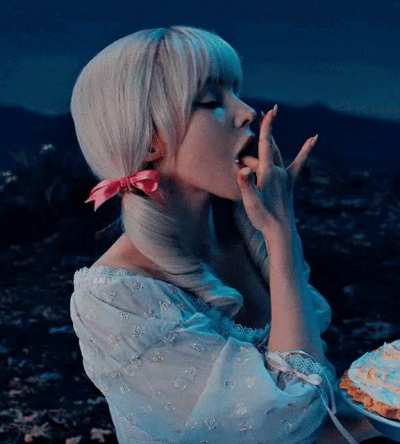 Dove sucking 🥵