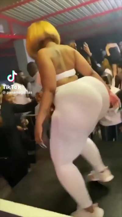 Sexy babe🍑