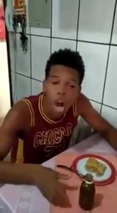 To bebendo suco &oacute; 😡😡🥵