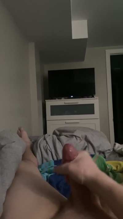 I need a good girl to help me cum 🥵