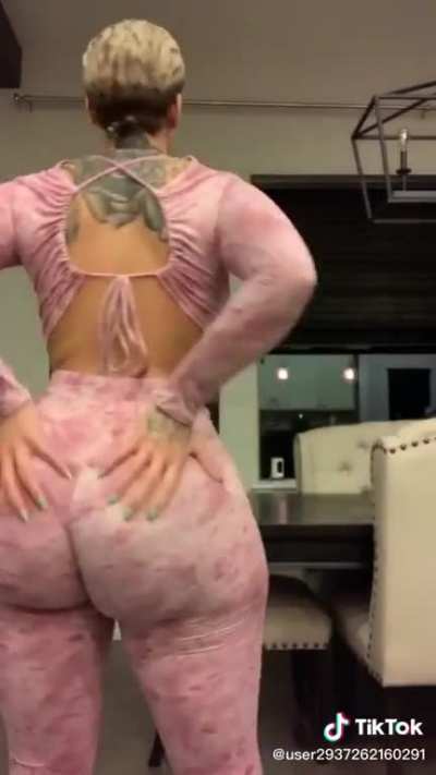 Thick IG model on Tiktok