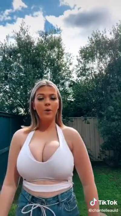 Makeup made me think this TikTokThot was British