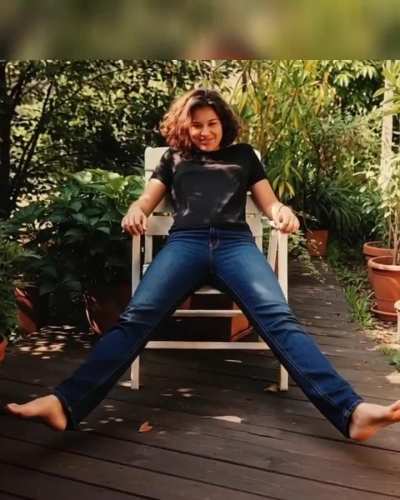 The young Vanessa Blumhagen - OPEN LEGS.