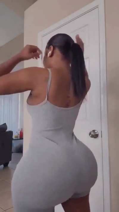 😈