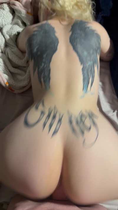 Big booty bouncing