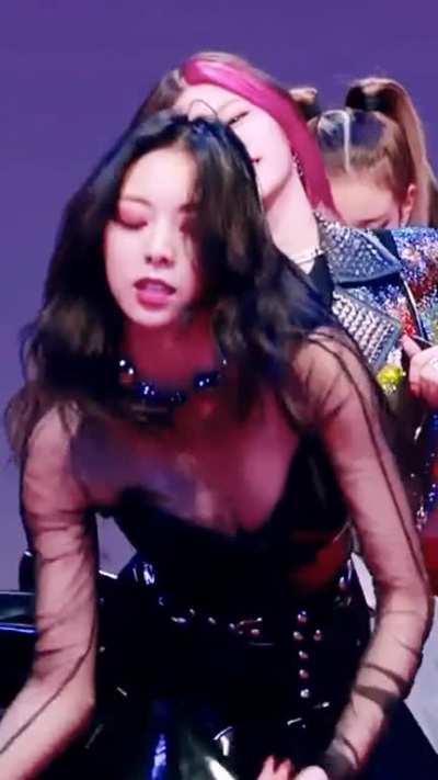 Yuna boobs 😳