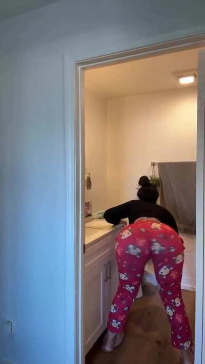 Too much 🍑