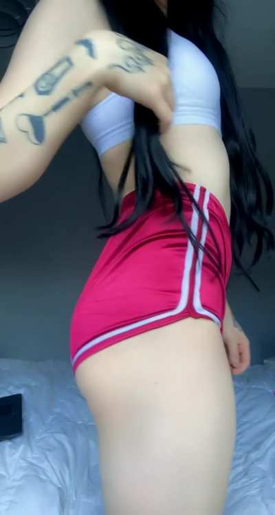 Stroking hard to this tgirl