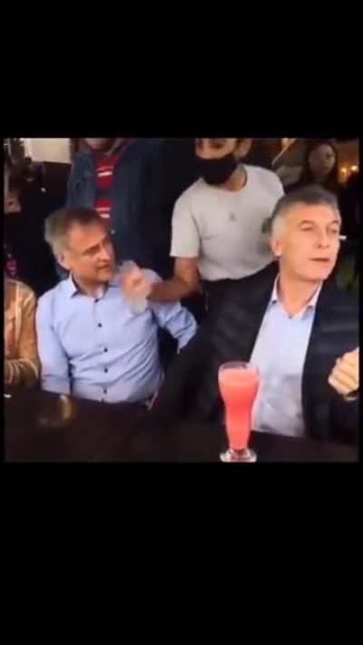(robado) Mas alla de lo que dice de la heroina y el crack &iquest;alguien noto que al final del video tira un "SAPE"? jajaja la puta madre, volvio el Macri Taringuero XD