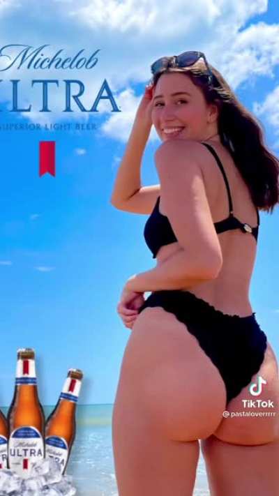 Love that ass and that amazing smile