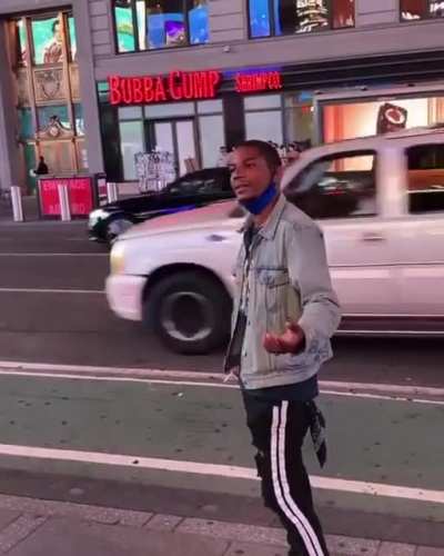 "I'm a rapper/singer bro" 💀