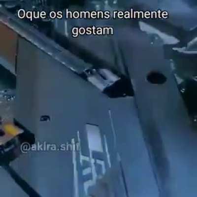 O que &eacute; uma mulher perto de um pcz&atilde;o da nasa?