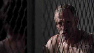 ‪Carol threatens Merle in this deleted scene from The Walking Dead Season 3‬