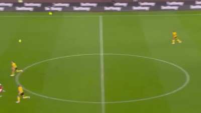Ben White&rsquo;s long pass to Gabriel Jesus