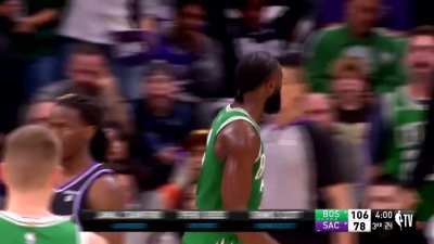 [Highlight] Jaylen Brown extends alllll the way back and baptizes Trey Lyles!