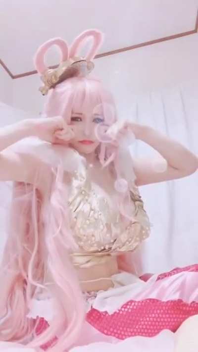 Anri Cosplay