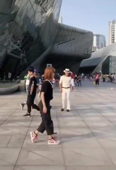 How to moonwalk