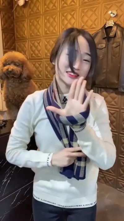How to tie a scarf.