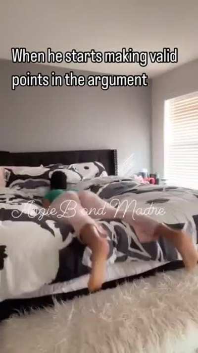 🙋🏾&zwj;♂️