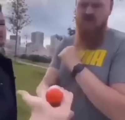 Uuuuuuhhh um Kinder brigadoooooo hahaaaaa olha mano o Kinder ovo ganhei um kinder ovo