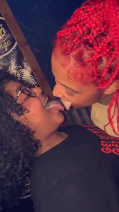 👅 sloppy tongues