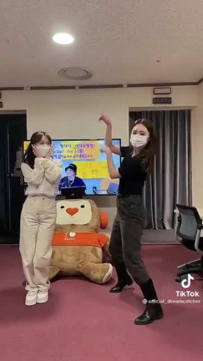 210803 Wendy dancing to Dreamcatcher - ‘BEcause’ with Sua